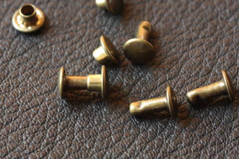 100 Doppelkopfnieten 7/8 Altmessing 378 - Bild: a44