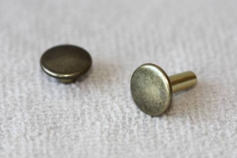 100 Doppelkopf - Hohlnieten 9/12 mm Altmessing 371 - Bild: a3