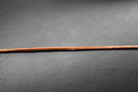 Stabiles K&auml;nguru - Endloslederband 1 mm - Bild: A1