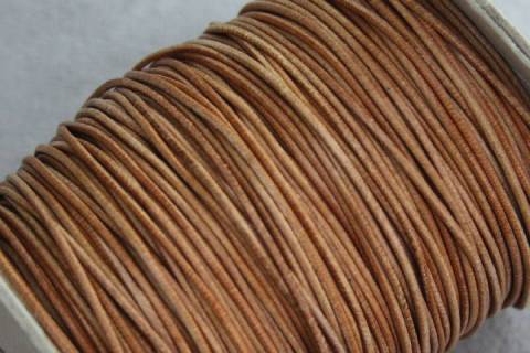 Stabiles K&auml;nguru - Endloslederband 1 mm - Bild: A3