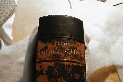 Bibelrestauration - Bild: A9