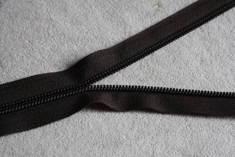 YKK Kunstoff Rei&szlig;verschl&uuml;sse endlos 5 mm - schwarz - Bild: A3