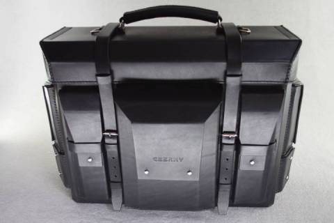 Ledertaschen S2 - Ulrich Czerny - Bild: Farben-Auf-Anfrage_1