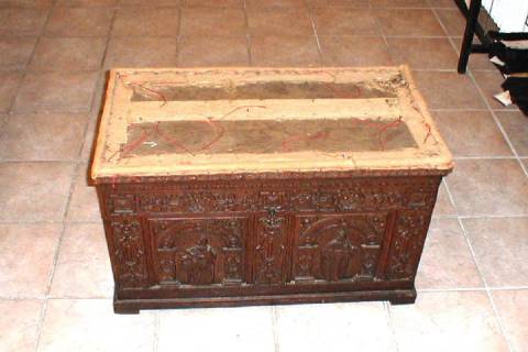 Lederbezug Truhe - Bild: A1