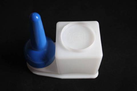 Kleber - Behälter mit Pinsel 900 ml - Bild: A3