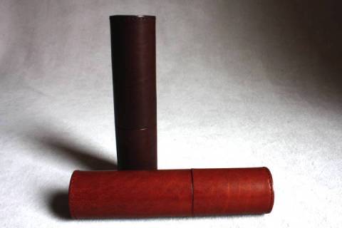 Handgen&auml;hte Hartleder - Etuis - Bild: A4