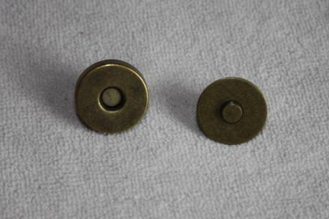 10 Magnetverschl&uuml;sse 18 mm Altmessing 170