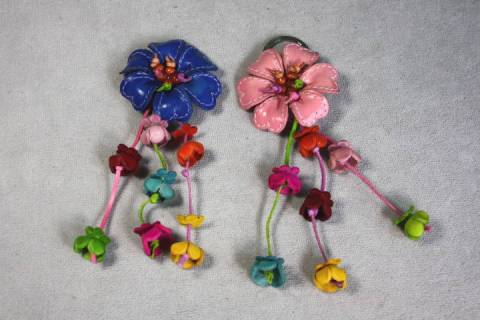 Mywalit Schl&uuml;sselanh&auml;nger mit Blumen - Bild: A2