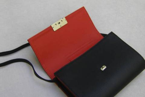 Olbrish b - Organizer Knut - Schwarz - Rot - Bild: A1